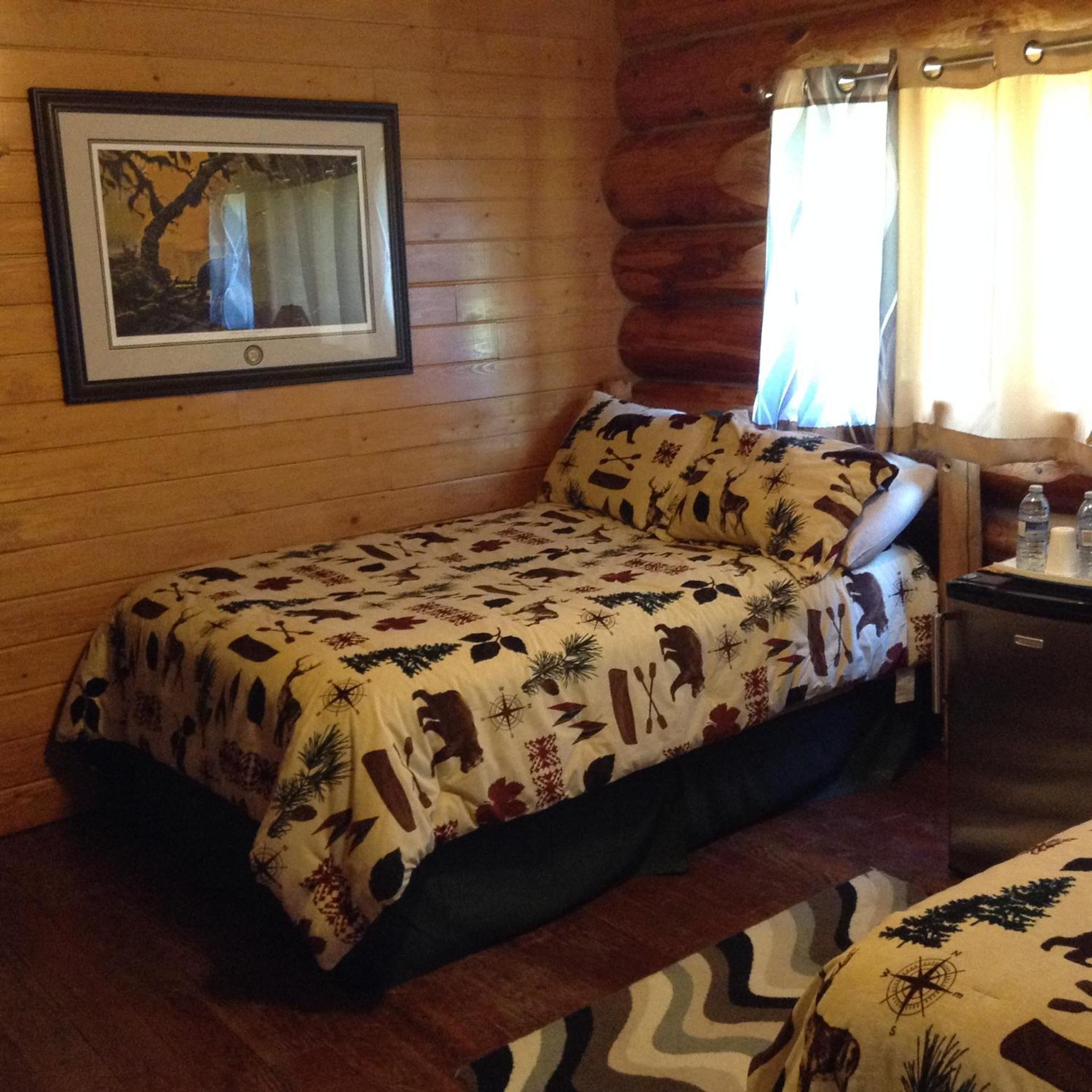 Summit River Lodge & Campsites Valemount Værelse billede